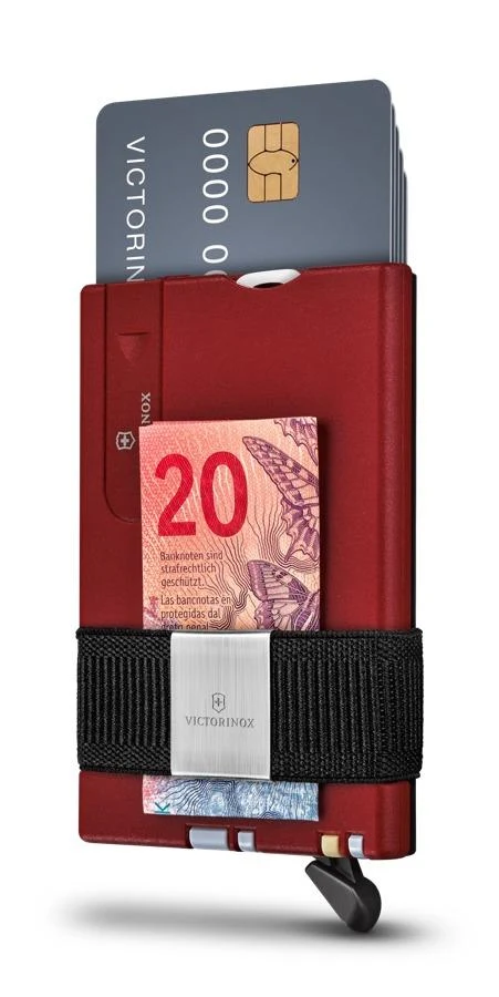 Victorinox Smart Card Wallet kinyitva, kártyákkal