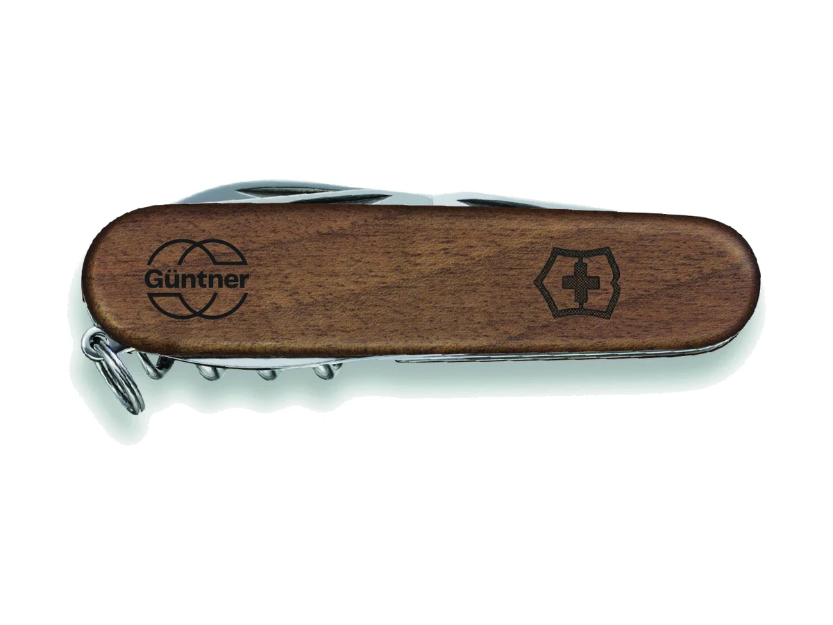 Güntner — Victorinox Spartan Wood, gravírozva, logózott céges ajándék látványterv